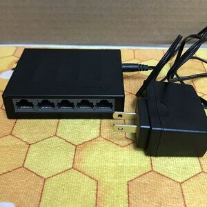 TP-Link 5 Port Gigabit Ethernet Switch / Splitter